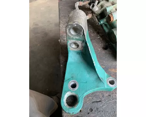 Engine Mounts VOLVO D-13 Truck Salvage International Inc