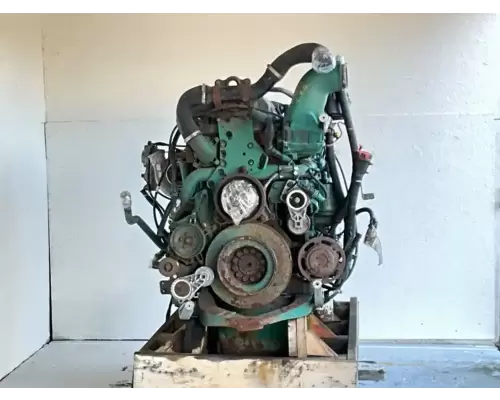 Volvo D11 Engine Assembly