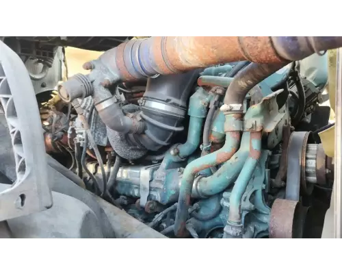 Volvo D11 Engine Assembly