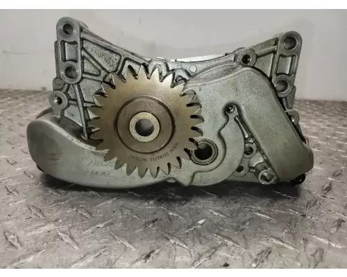 Volvo D11 Oil Pump