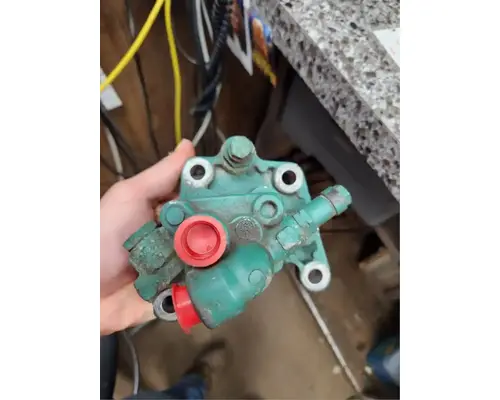 Volvo D12 Fuel Pump (Tank)