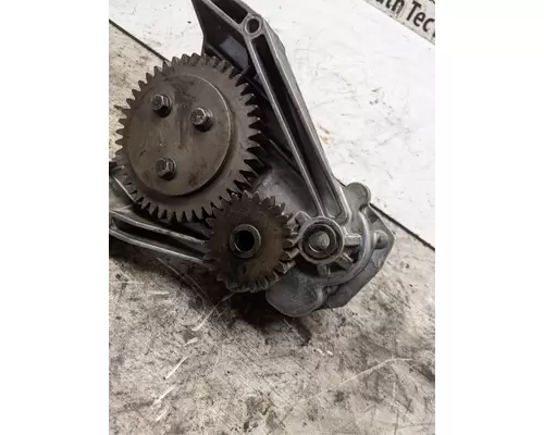 Volvo D12 Oil Pump