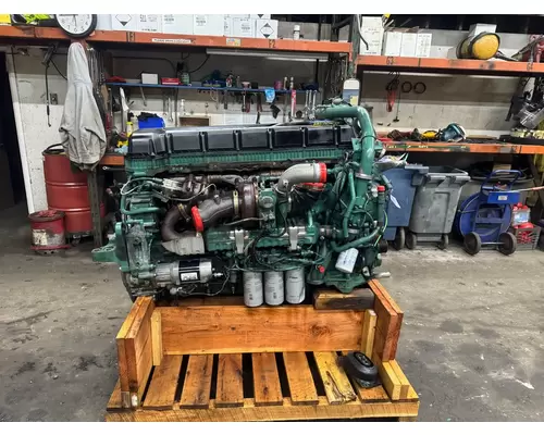 Volvo D13M-455 Engine Assembly