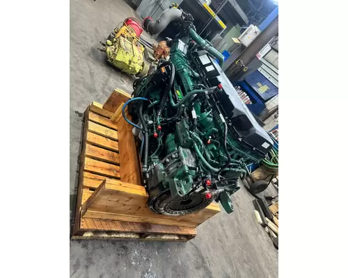 Volvo D13M-455 Engine Assembly