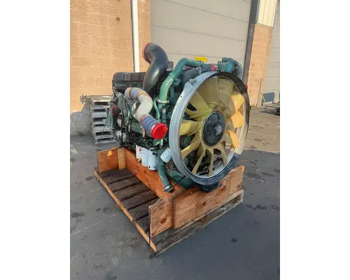 Volvo D13M-455 Engine Assembly