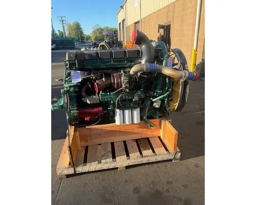 Volvo D13M-455 Engine Assembly
