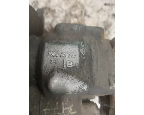 Volvo D13 Power Steering Pump