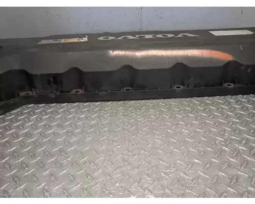 Volvo D13 Valve Cover