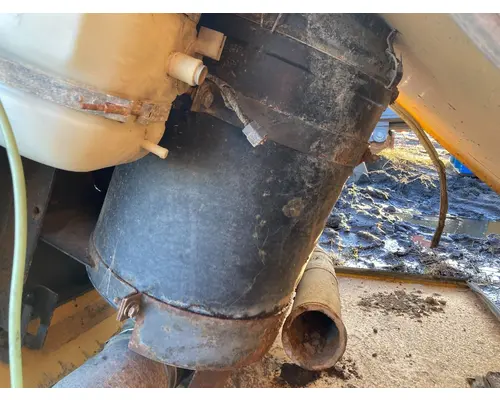 Volvo G746B Equip Air Cleaner