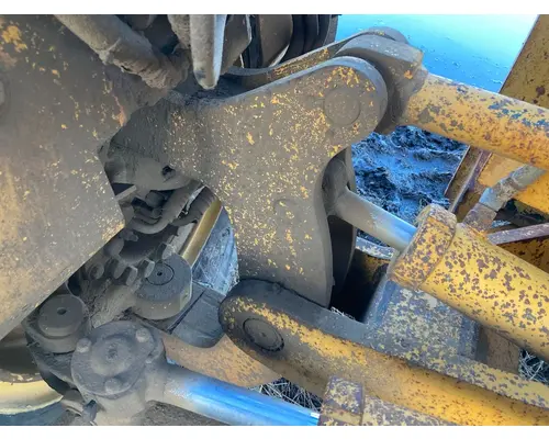Volvo G746B Equip Axle Pivot Mount