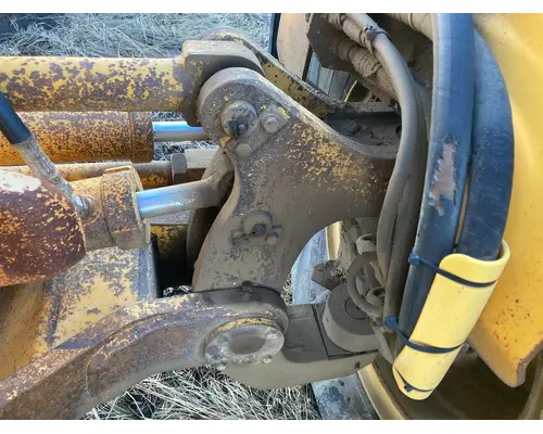 Volvo G746B Equip Axle Pivot Mount