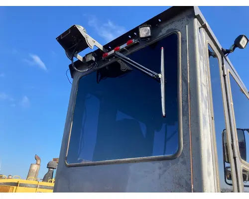 Volvo G746B Equip Back Glass