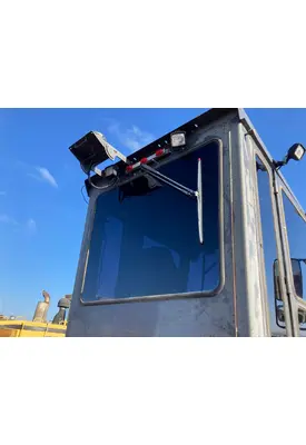 Volvo G746B Equip Back Glass