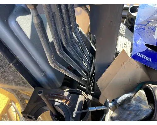 Volvo G746B Equip Controls