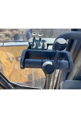 Volvo G746B Equip Controls