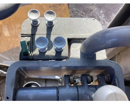 Volvo G746B Equip Controls