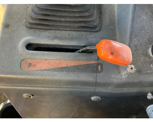Volvo G746B Equip Controls