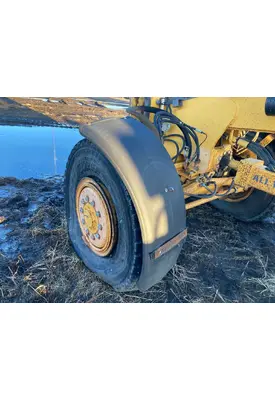 Volvo G746B Equip Fender