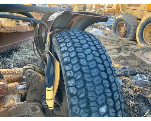 Volvo G746B Equip Fender