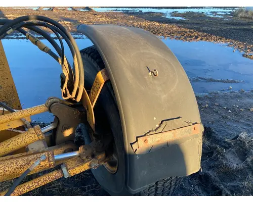 Volvo G746B Equip Fender