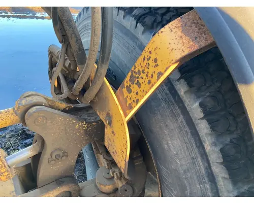 Volvo G746B Equip Fender