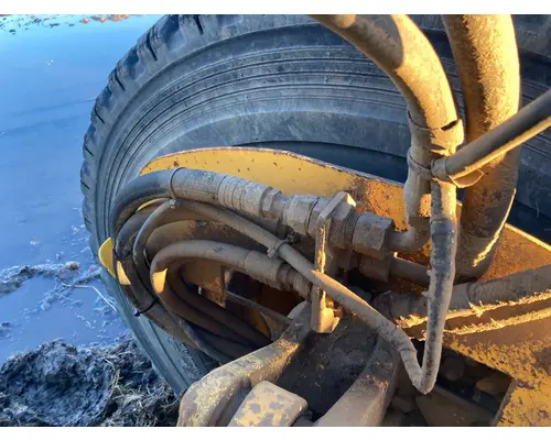 Volvo G746B Equip Fender