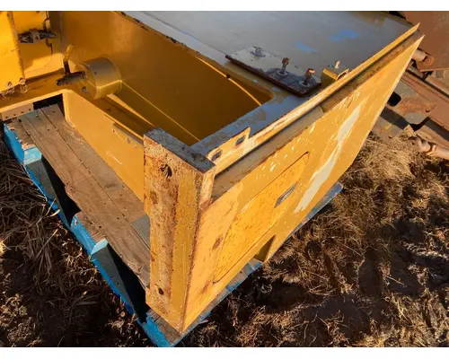 Volvo G746B Equip Fuel Tank
