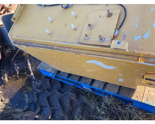 Volvo G746B Equip Fuel Tank