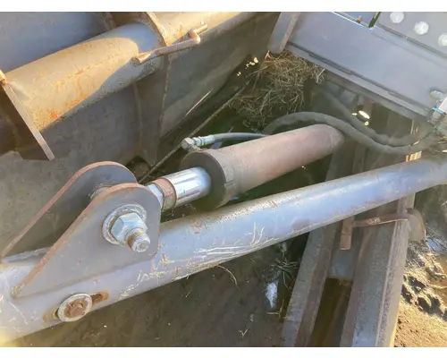 Volvo G746B Equip Hydraulic Cylinder