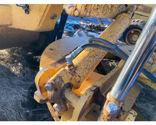Volvo G746B Equip Hydraulic Cylinder
