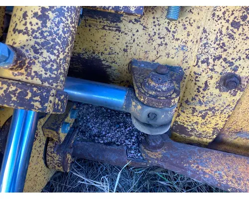 Volvo G746B Equip Hydraulic Cylinder