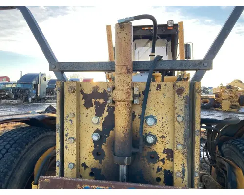 Volvo G746B Equip Hydraulic Cylinder