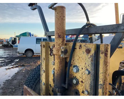 Volvo G746B Equip Hydraulic Cylinder