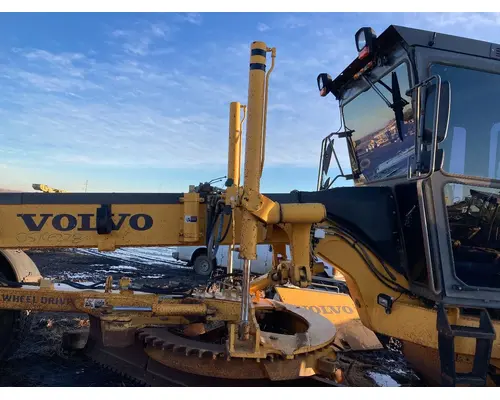 Volvo G746B Equip Hydraulic Cylinder