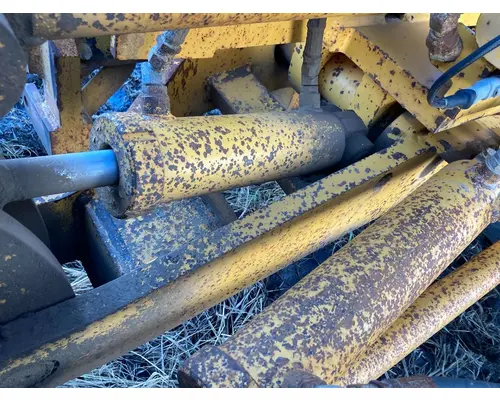 Volvo G746B Equip Hydraulic Cylinder
