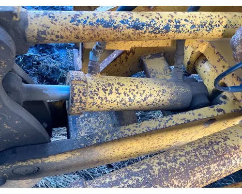 Volvo G746B Equip Hydraulic Cylinder