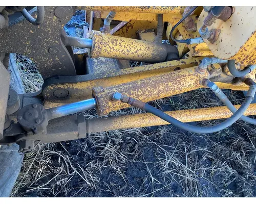 Volvo G746B Equip Hydraulic Cylinder