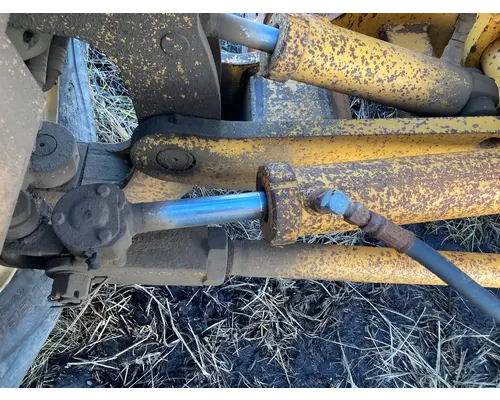 Volvo G746B Equip Hydraulic Cylinder