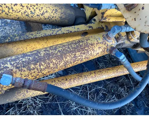 Volvo G746B Equip Hydraulic Cylinder