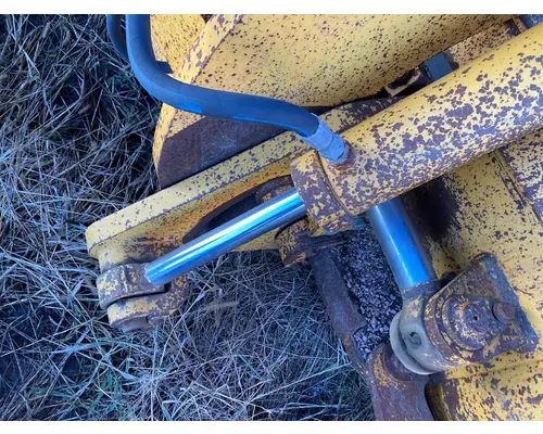 Volvo G746B Equip Hydraulic Cylinder
