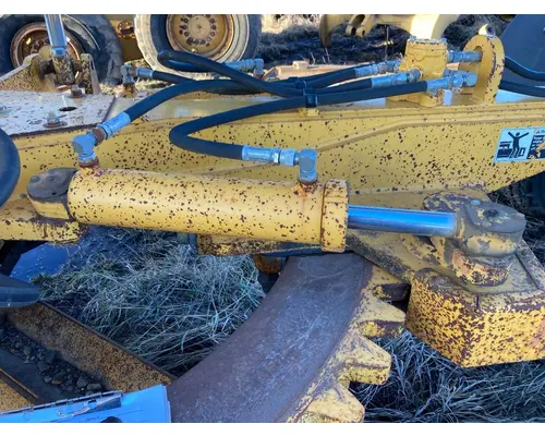 Volvo G746B Equip Hydraulic Cylinder