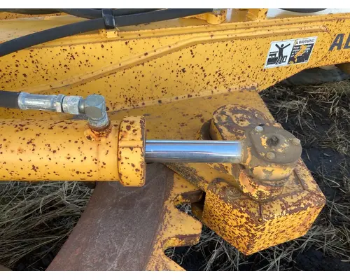 Volvo G746B Equip Hydraulic Cylinder