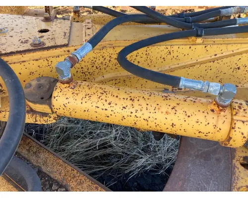 Volvo G746B Equip Hydraulic Cylinder