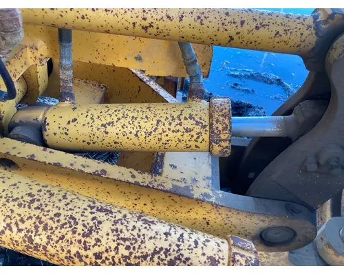Volvo G746B Equip Hydraulic Cylinder