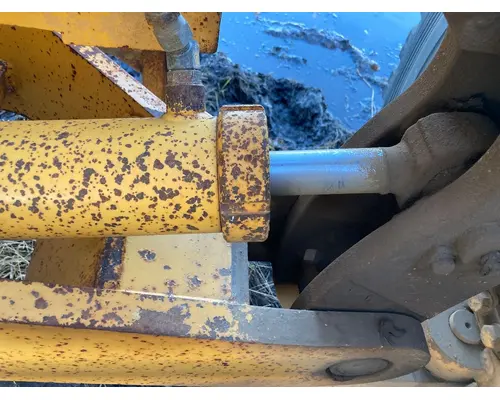 Volvo G746B Equip Hydraulic Cylinder