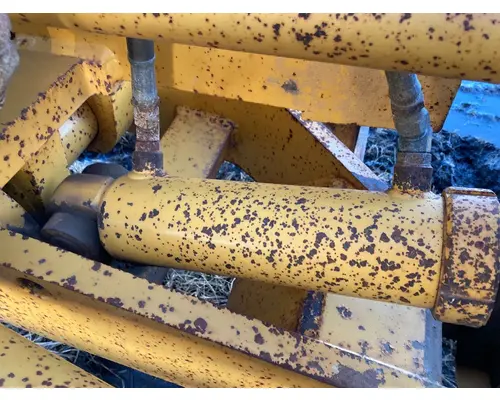 Volvo G746B Equip Hydraulic Cylinder