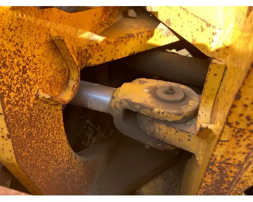 Volvo G746B Equip Hydraulic Cylinder