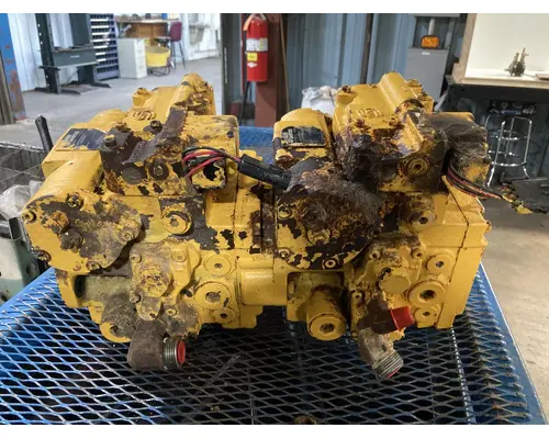 Volvo G746B Equip Hydraulic Pump