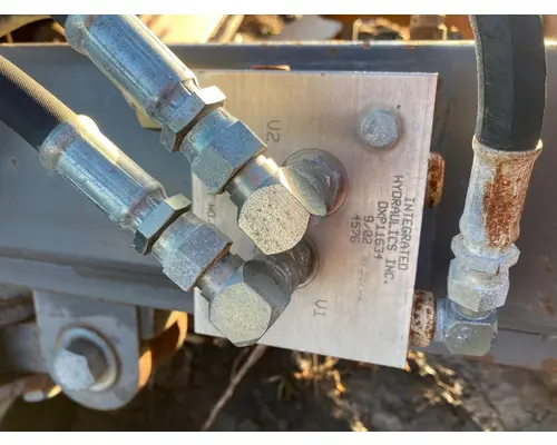 Volvo G746B Equip Hydraulic Valve