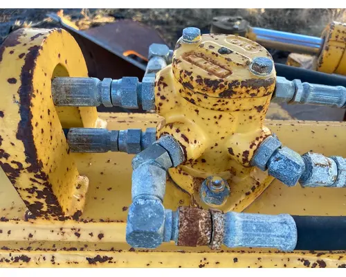 Volvo G746B Equip Hydraulic Valve